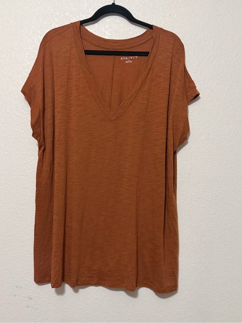 Ava & Viv Rust V-Neck Short Sleeve Tee 0325